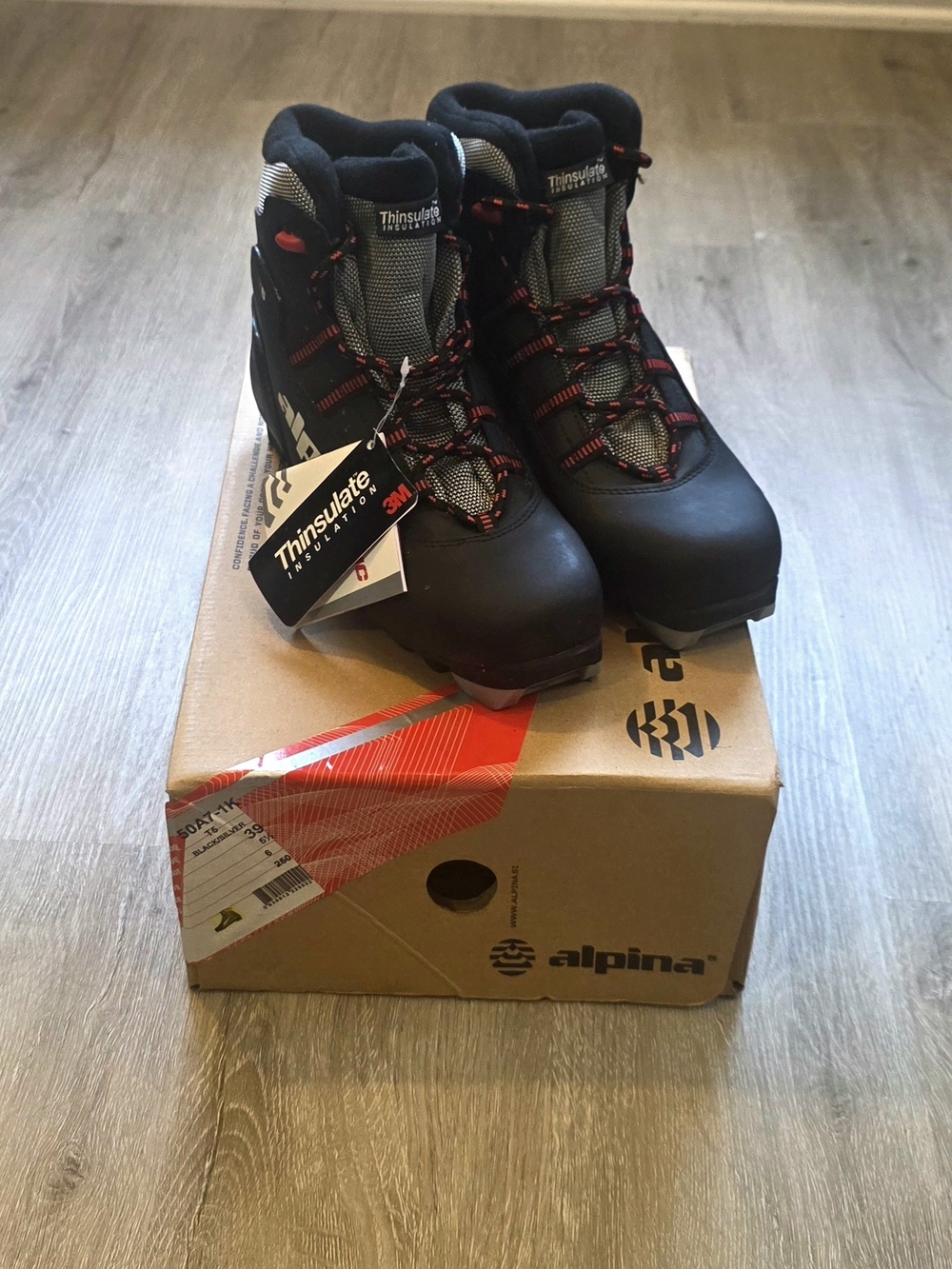 Alpina T5 Cross Country Ski Boots, Black/Red Mens 6.5- 7 Womens 8-8.5 NEW!